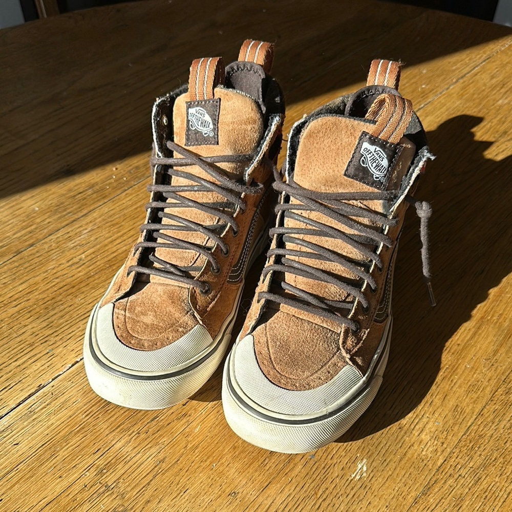 Women’s/Men’s High-top Vans